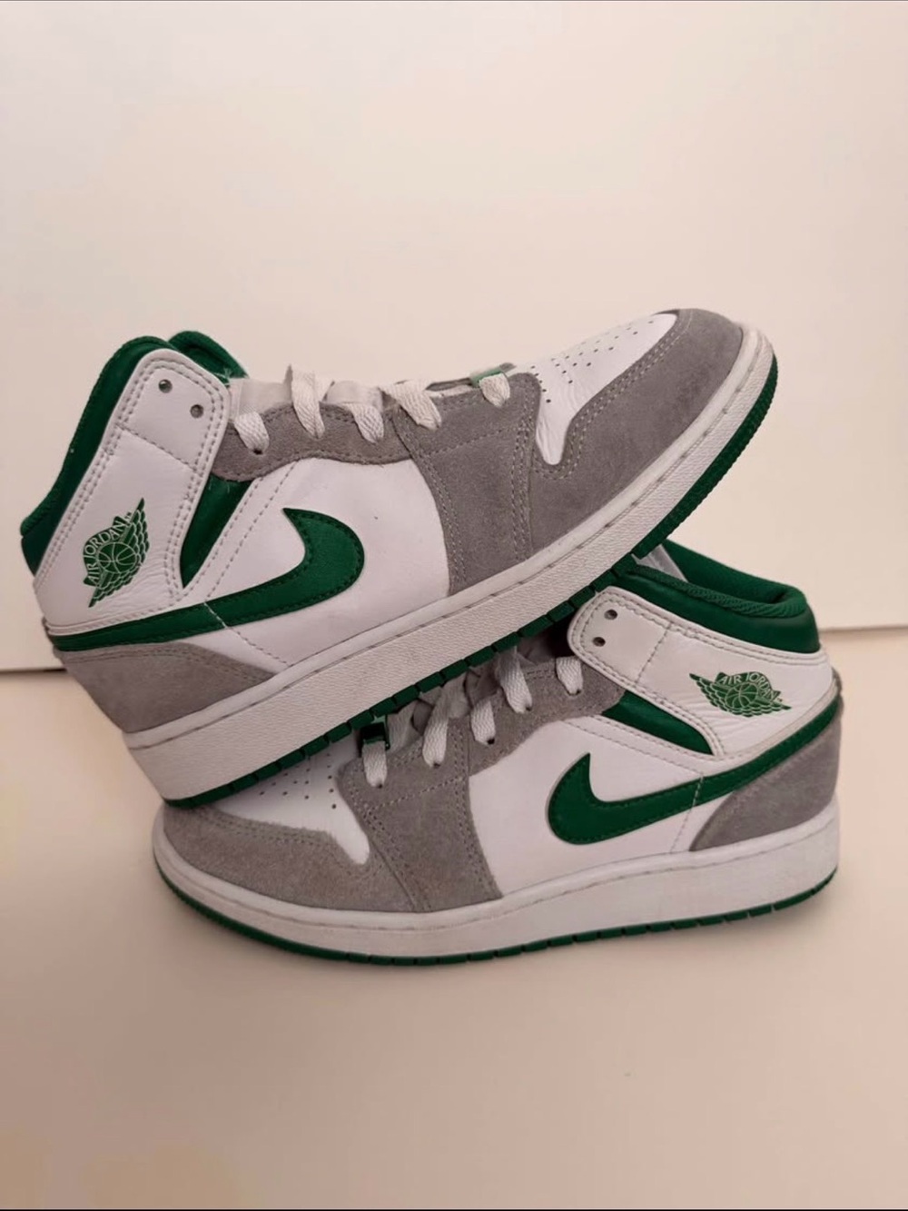Air Jordan 1 Mid Lucky Green Grey